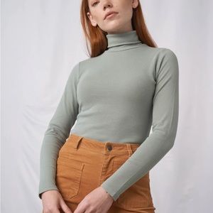 United by Blue Organic Ribbed Turtleneck - Brand New with Tags - Size M